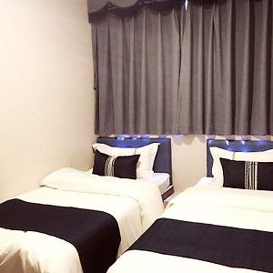 Zimmer mit zwei Einzelbetten